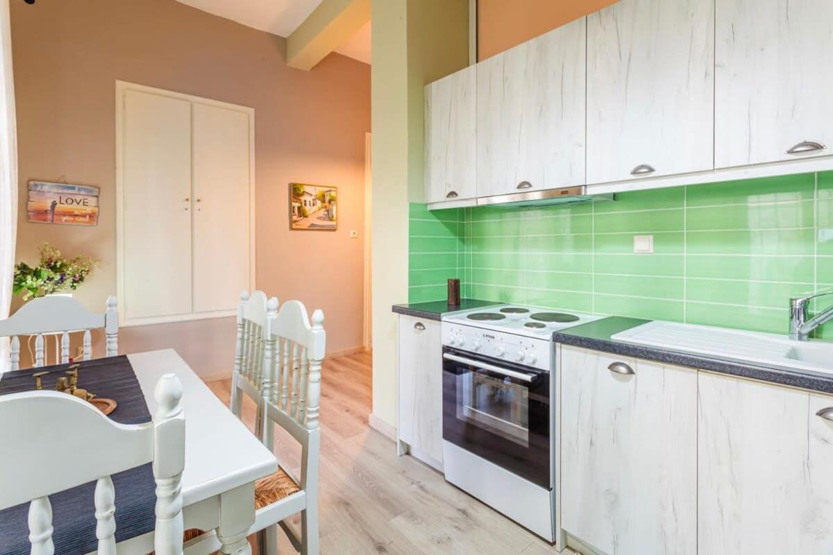 Kalamata Rose Nest - Urban Comfy Escape Exterior photo