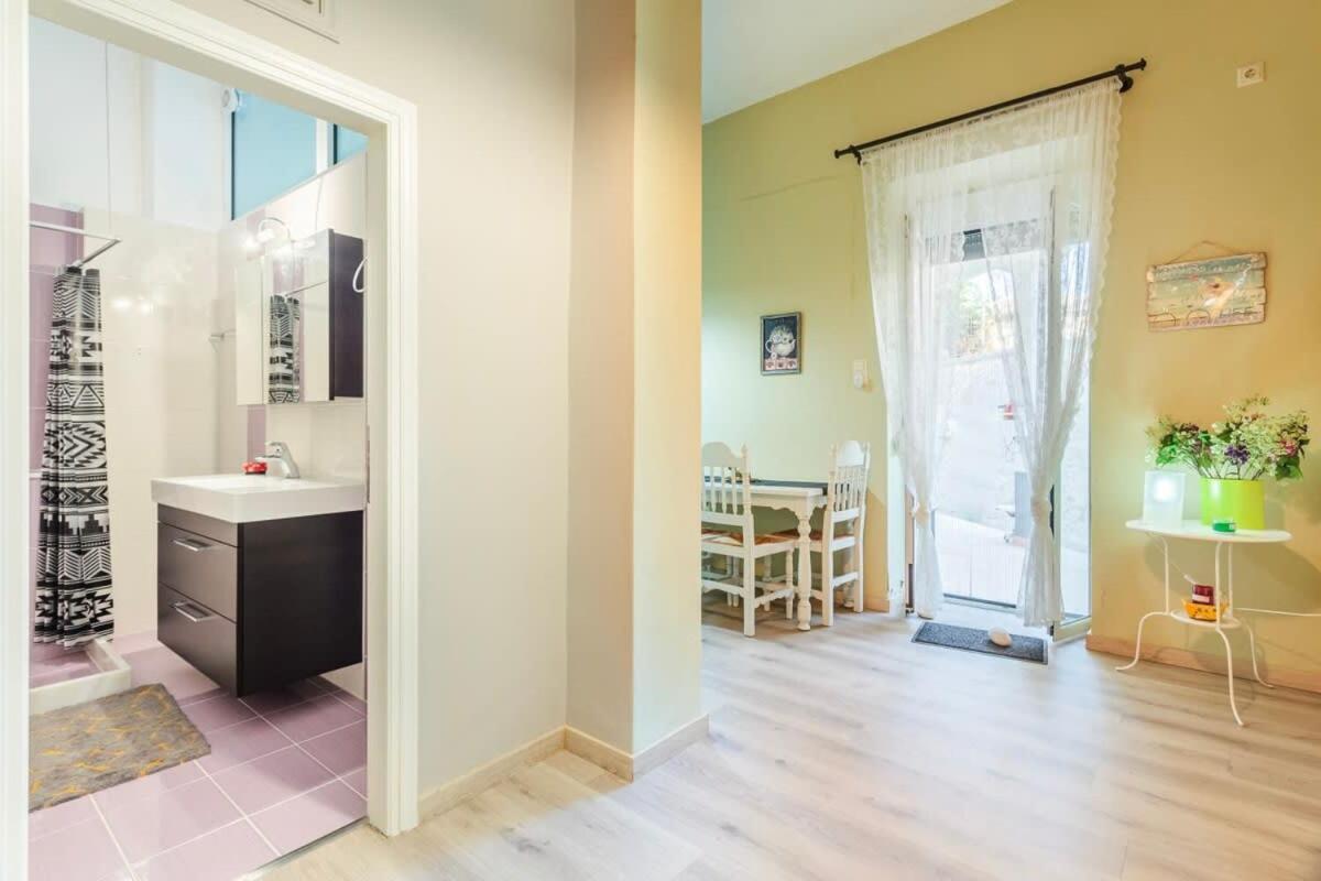 Kalamata Rose Nest - Urban Comfy Escape Exterior photo